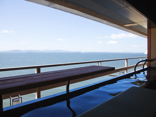 �{�i�Q�� ��g������i����ɖ�����O�͂̔������܊��Ŋy���ޏh�F�����ɂ���A�O�͘p��S�g�ő̊�