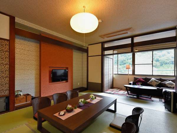 �����̂��q�l�Ɉ�����Ă���a���_���ȑ���̋q���B