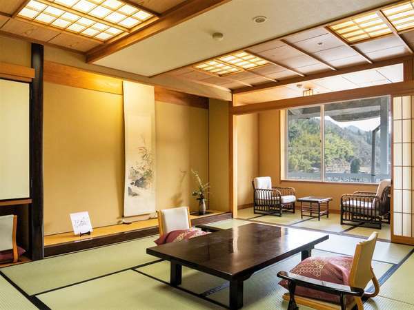 朝野