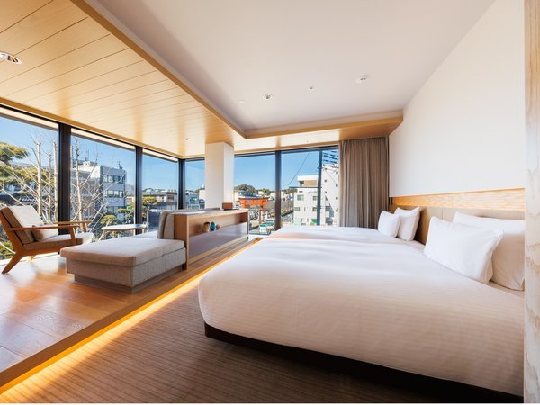 �v���~�A���R�[�i�[�c�C���y�։��z