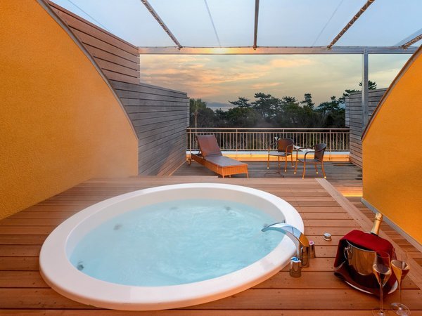 ���]�[�g�z�e�����A�i�R�[�X�g