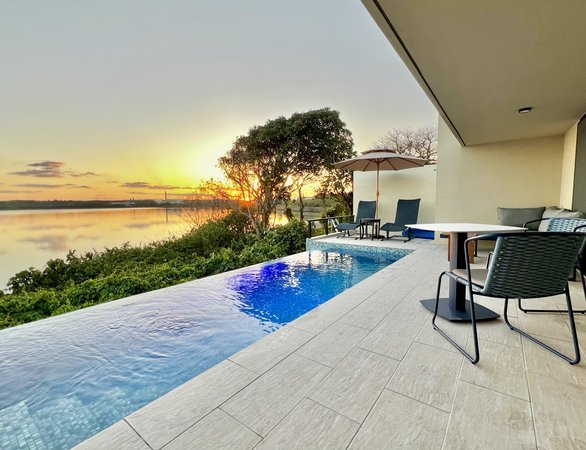 【プール　ヴィンテージ　古更紗】 the478pool＆spa 宮古島Luxury Villa - 宿泊