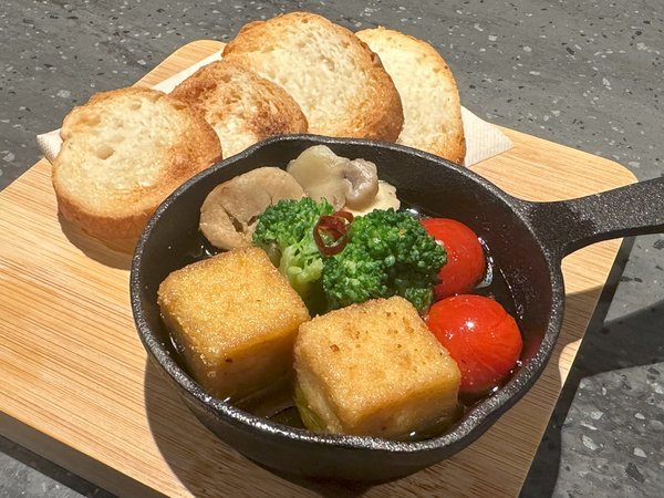 hotel tou nishinotoin kyoto�F���g���ƃL�m�R�̃A�q�[�W��