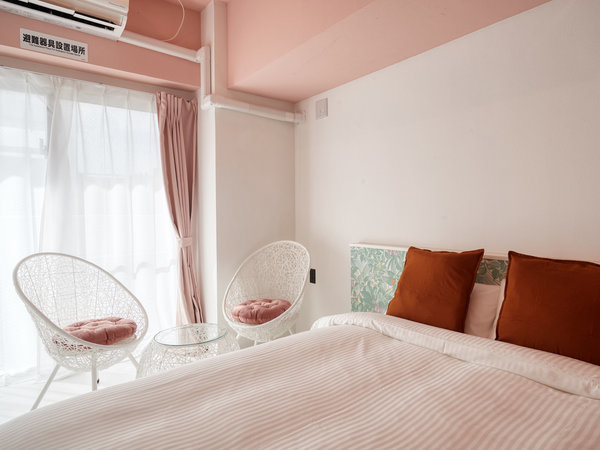 yTila Universal RoomzԈ֎qłKɂ߂郆jo[TfUCB