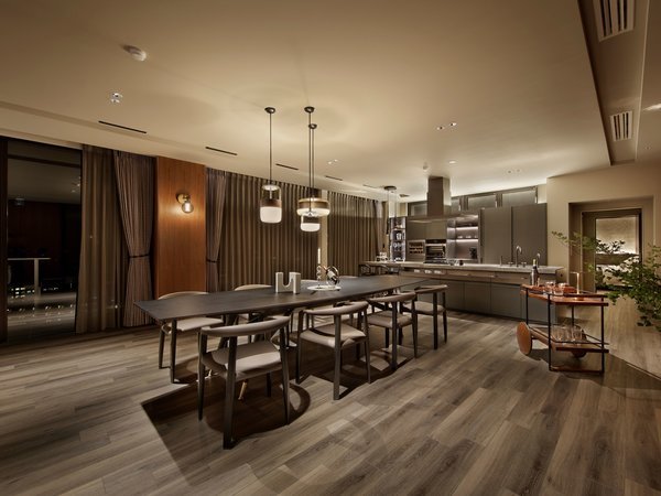 �y�e���X�@�A���p�T���h�z�����I�ȋ�ԂƊJ����