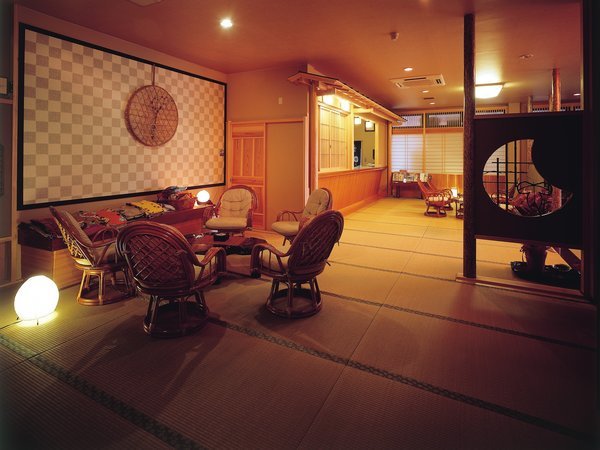 ���r�[���A�K�i�A�L���ȂǁA�S�ُ��~���ɂāA�����났�����܂��B