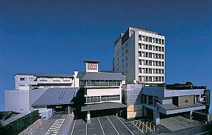 高知駅より徒歩５分はりまや橋や高知城、今人気のひろめ市場にも徒歩圏内。高知ICからも車で約15分