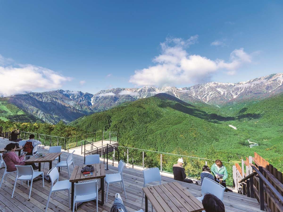 ■岩岳MountainHarbour・・・2018年秋にできた眺望最高のカフェテラスです