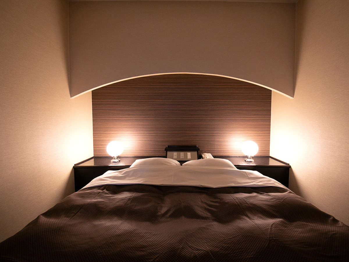 「本館」◆スイートダブル◆本館【最上階】スイートルーム―180㎝幅のキングサイズベッドで快適な眠りを