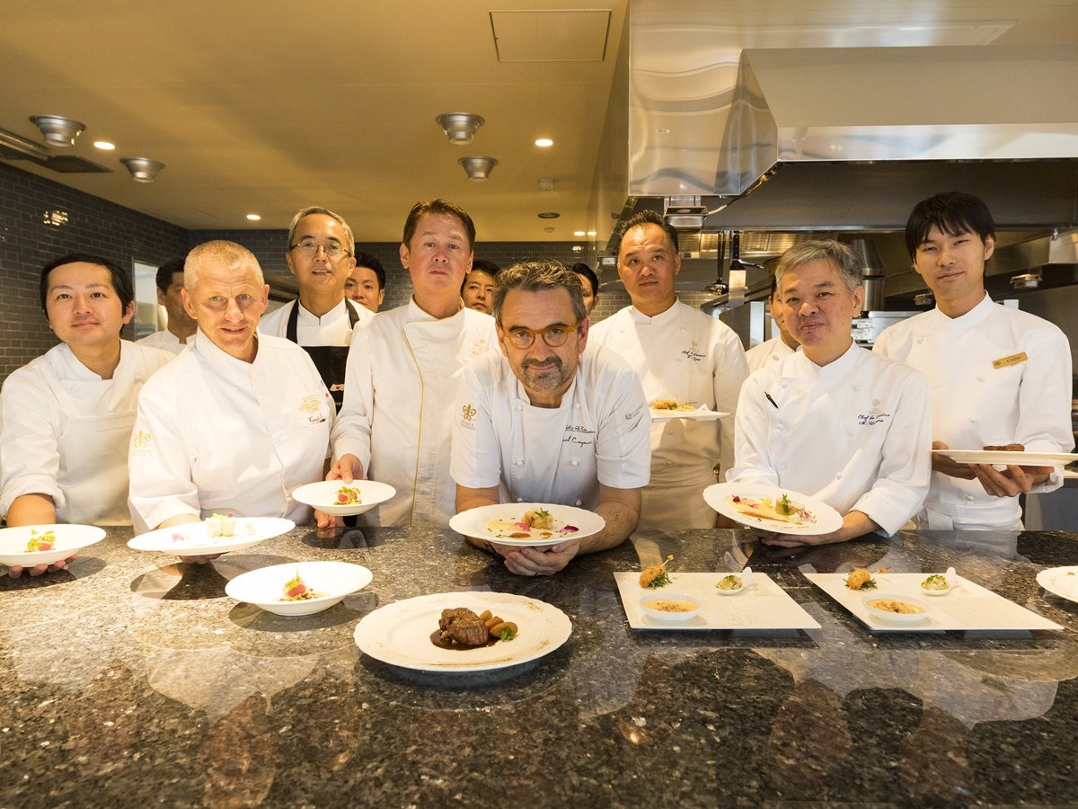 コルシカ島の5スターホテル「グランドホテル・デ・カラロッサ」のシェフ監修の地中海料理をご提供