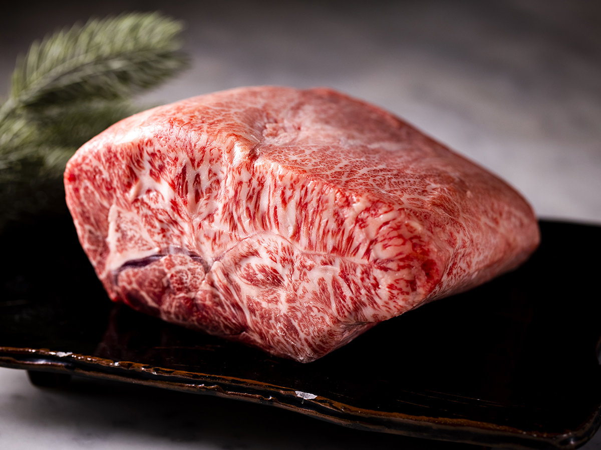 茨城が誇る食のブランド【常陸牛】 濃厚な旨味ときめ細やかな肉質が特徴。口の中でとろける味わいを。