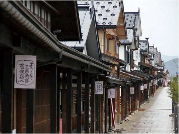 日本景観大賞受賞「牧之通り」の街並み