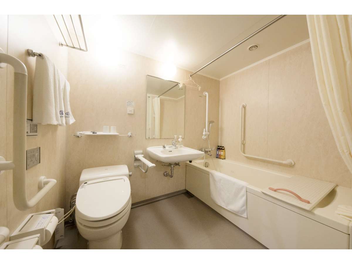ダイワロイネットホテル金沢　ユニバーサルツインルームのバスルーム