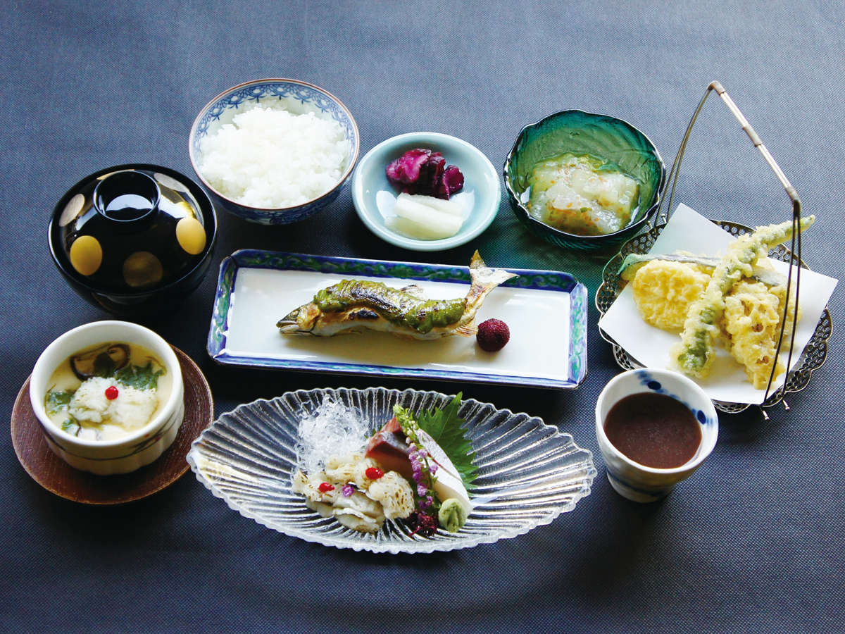 餐飲