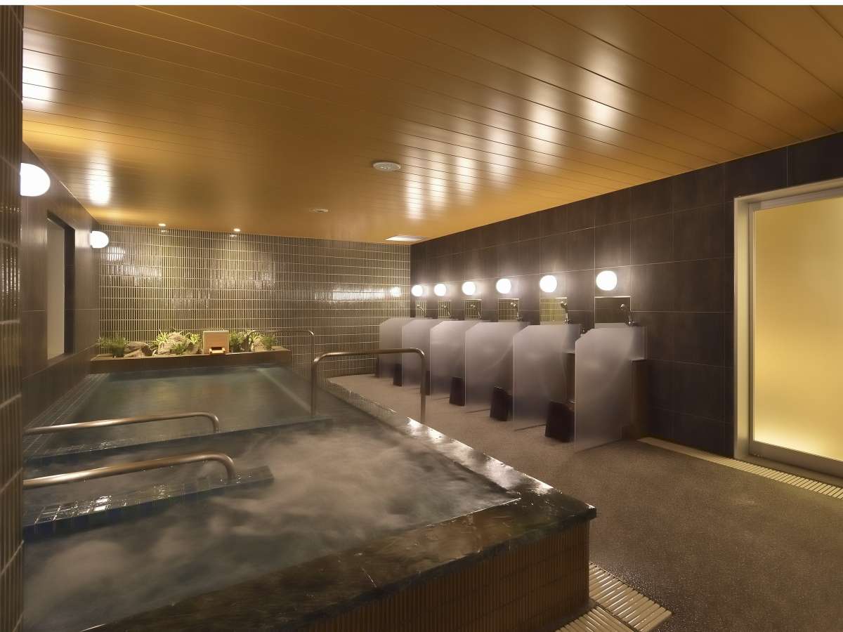 男性大浴場｜ジャグジー付の大浴場、アメニティも旅館仕様の一級品。