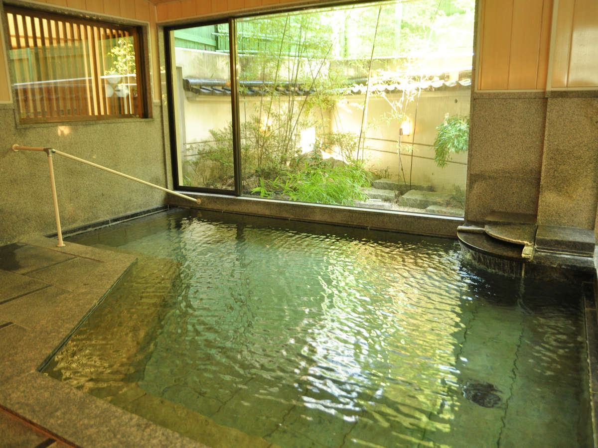 *【大浴場／笑湯】湯田川温泉は庄内三名湯のひとつ。トロトロの泉質でお肌ツルツル♪