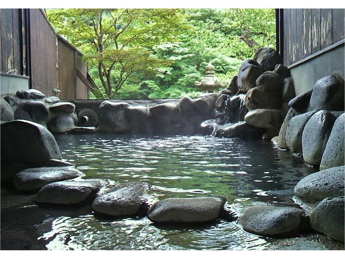 【貸切専用風呂「大谷川」】絵画のような自然を眺めて温泉をお楽しみください