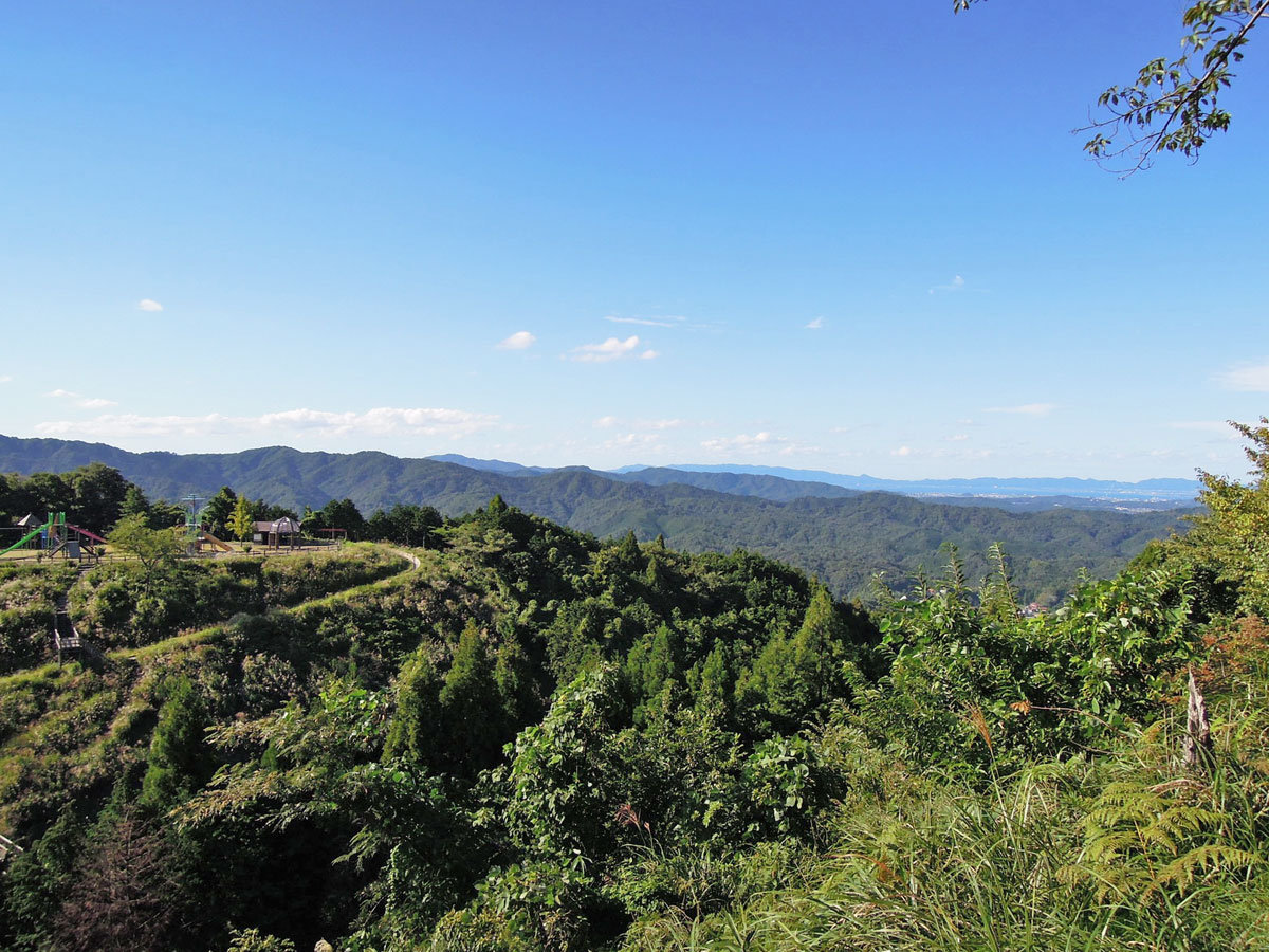 山頂(標高330m)の高台に位置している為眺望が最高です!
