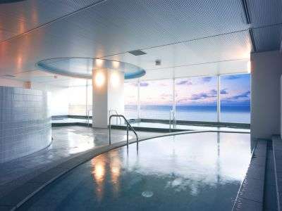 三井ガーデンホテルプラナ東京ベイの大浴場（約126畳分の広さ）