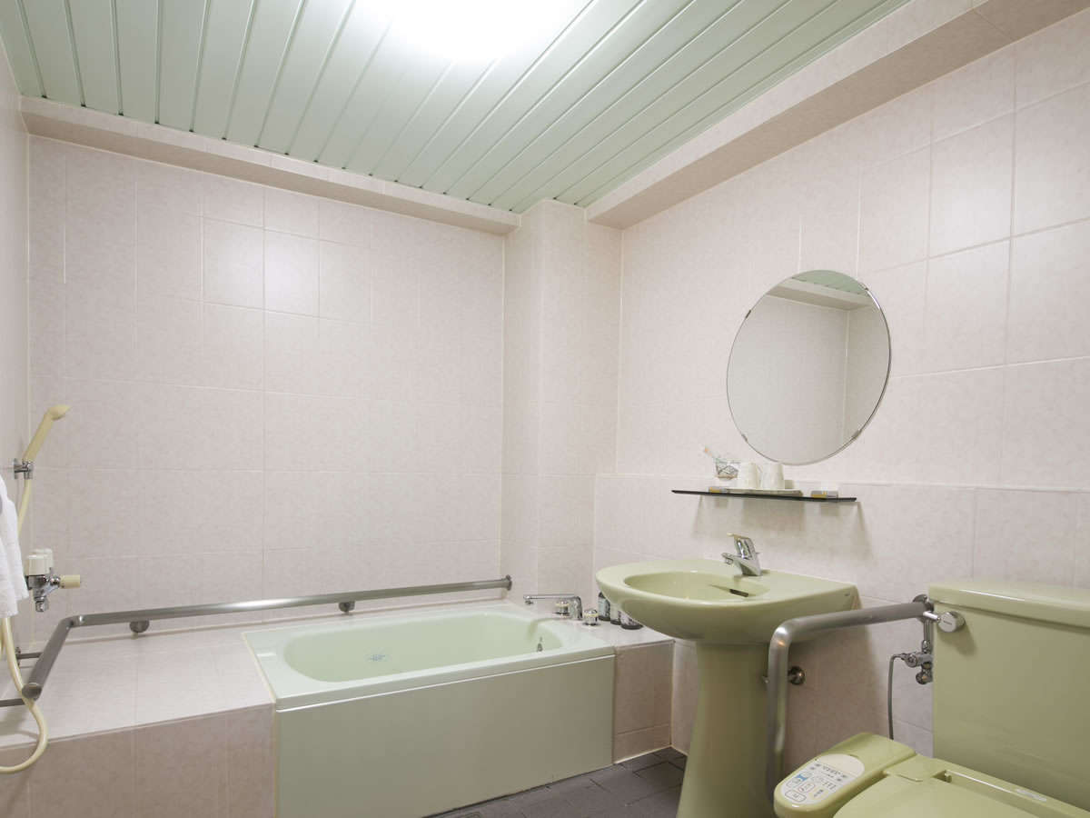 【アーバンホテル京都】ユニバーサルツインルームのバスルーム