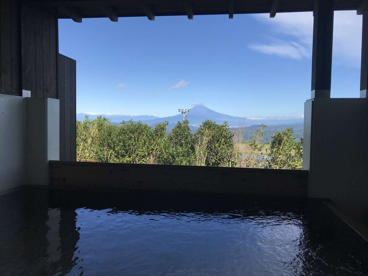 大浴場露天風呂から望む富士山