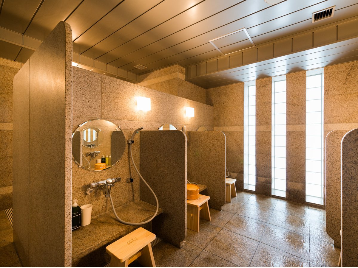 【スーパーホテルPremier東京駅八重洲中央口】高濃度炭酸泉の大浴場の洗い場