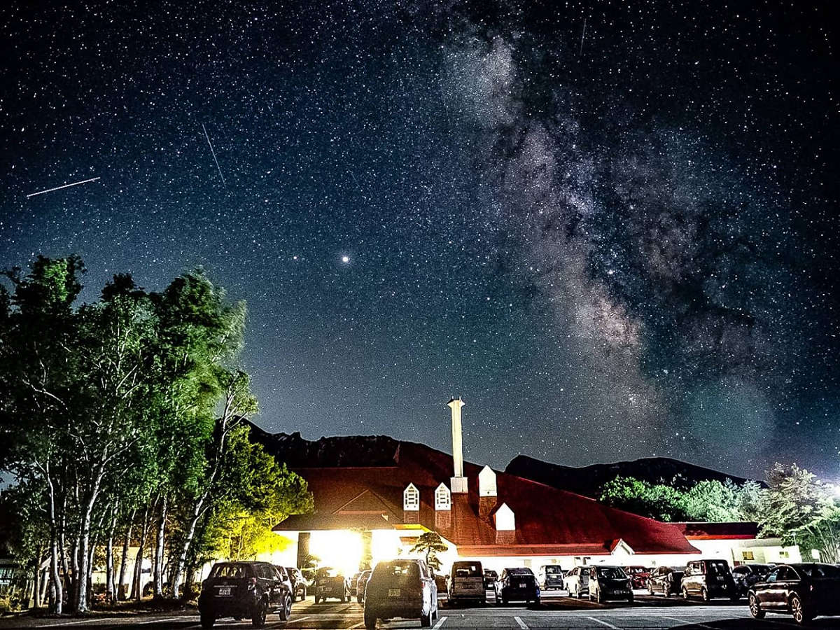 星空の降り注ぐ夜。標高約550ｍの八幡平温泉郷は天然のプラネタリウムです。
