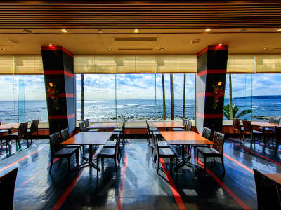 太平洋一望のレストラン朝は美しい海景色をお楽しみください。