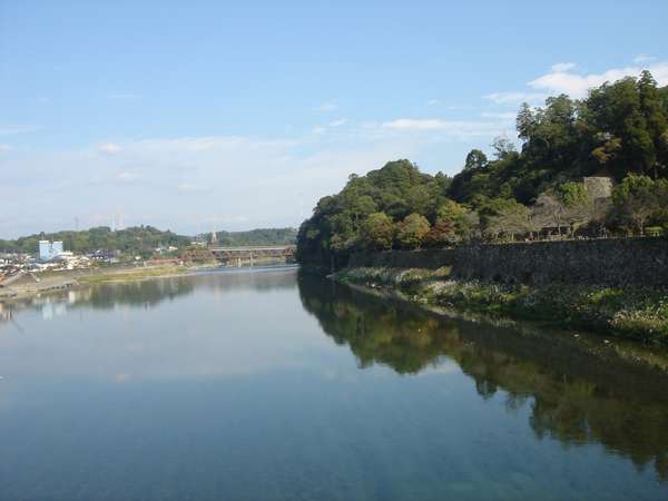 【球磨川】日本三大急流の一つ。球磨川下り、梅花の渡し、ラフティングなど楽しむことが出来ます。