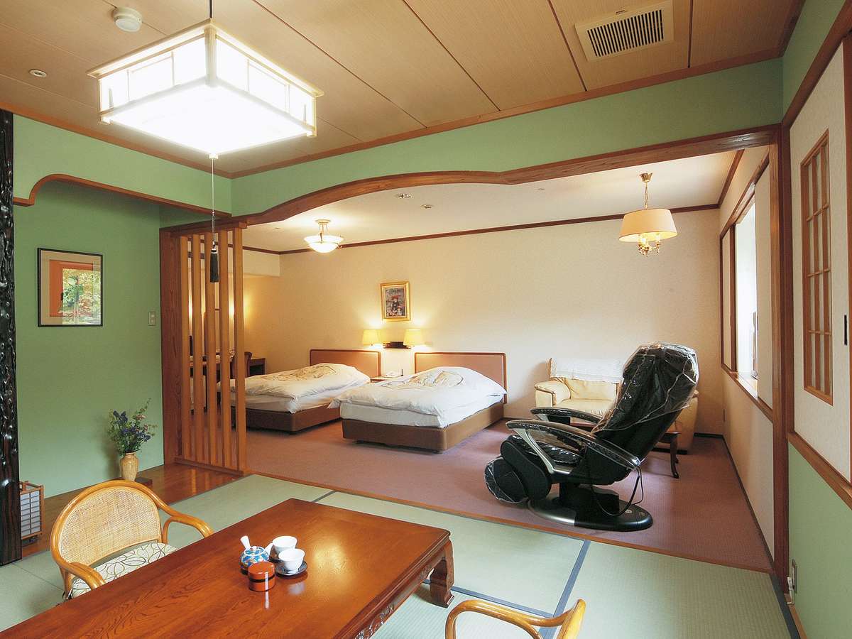 【和洋特別室】洋室25㎡+和室8畳のゆったりしたお部屋（マッサージ機完備）
