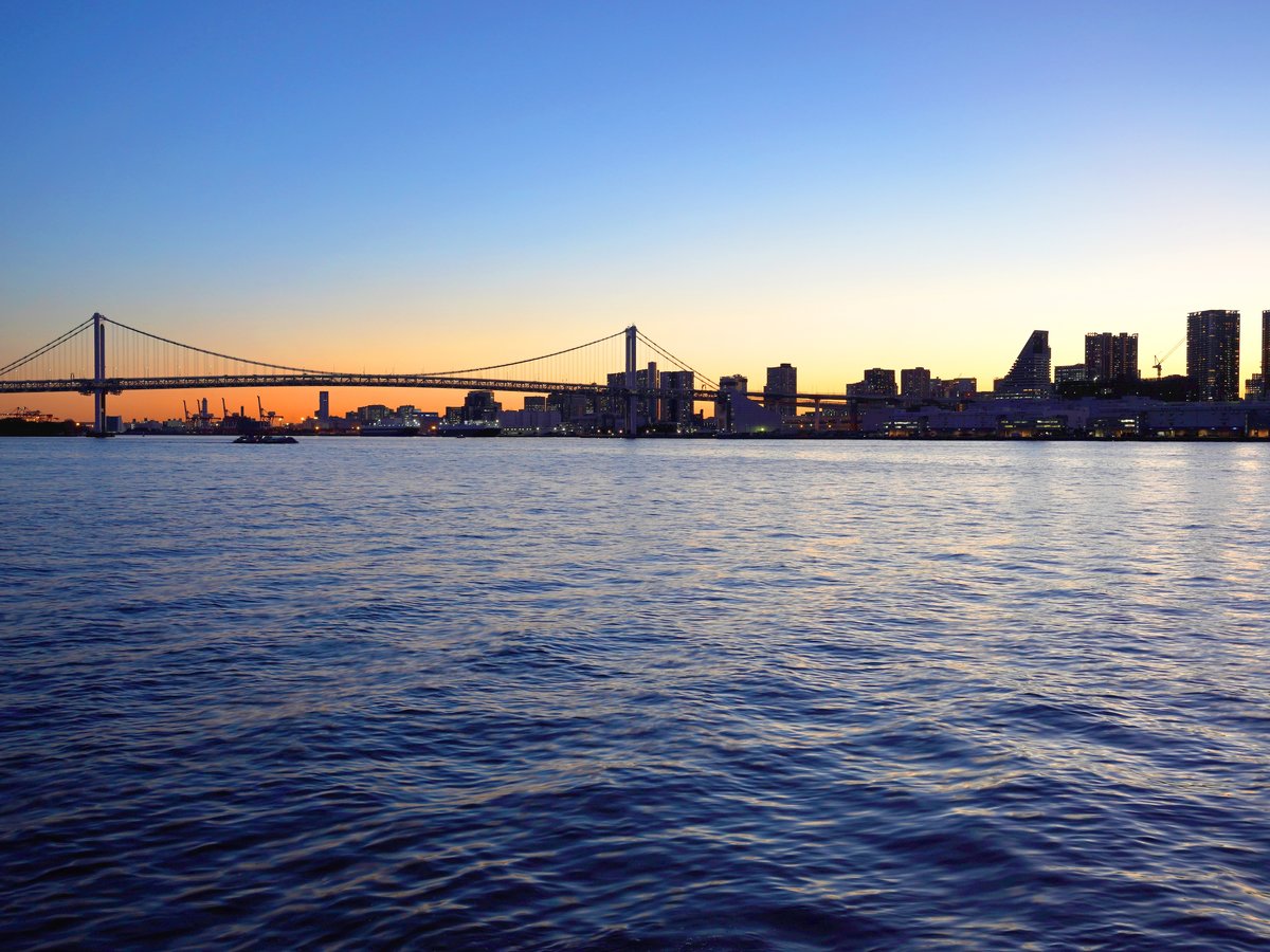 【晴海ふ頭公園 夜景】東京の名所を望める景色が美しい公園／ホテルからバスで6分、徒歩で20分