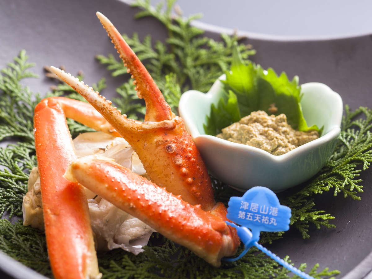 青いタグは人気の津居山蟹の証です。
