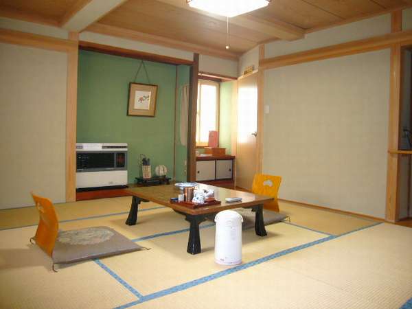 和室１０畳のお部屋です。
