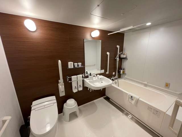 【ホテルリブマックス日本橋小網町】バリアフリーツインルーム（最大４名・24平米）のバスルーム