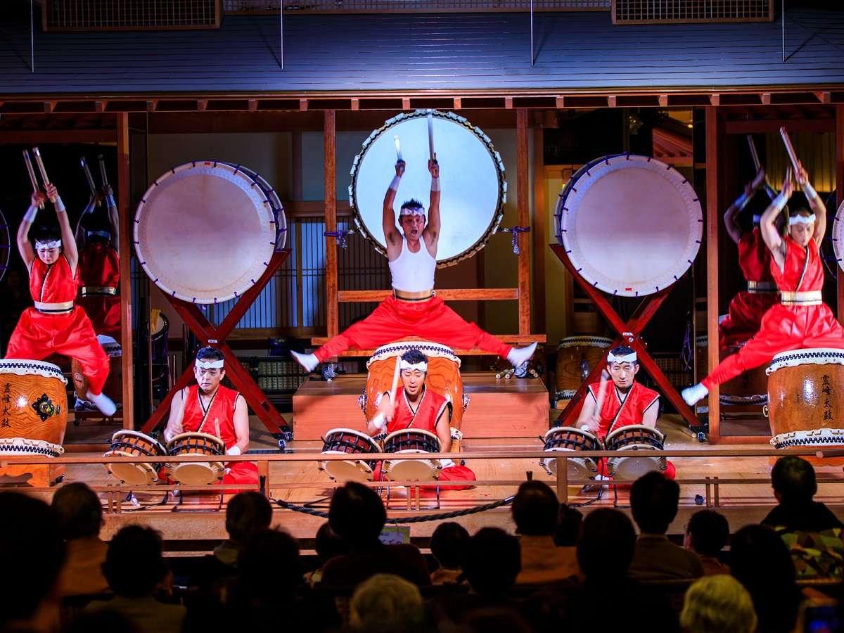 迫力と感動！富士山を太鼓で表現する　霊峰太鼓ショー　毎夜開催２０：３０