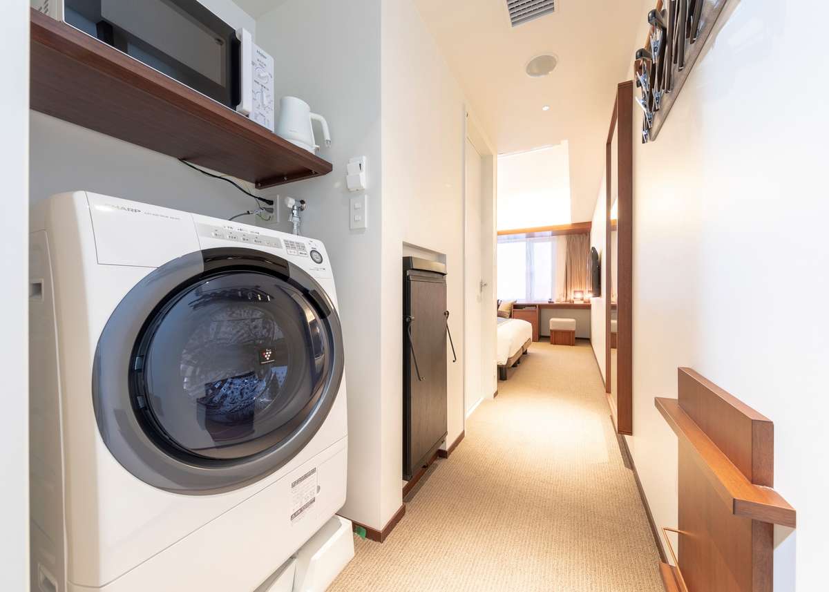 【客室】全室洗濯乾燥機・電子レンジ完備