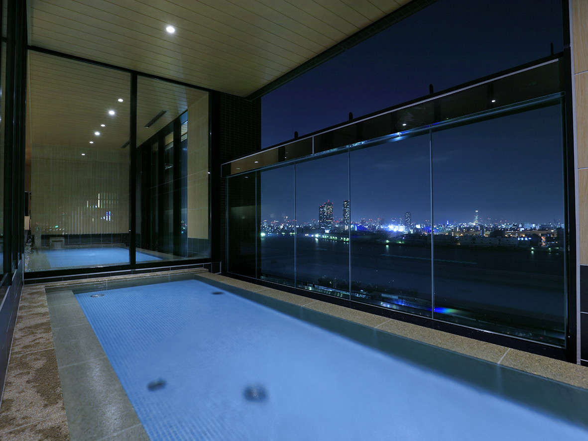Usjでカップルデートの夜は夜景を楽しめるオシャレホテルへ ザ シンギュラリ ホテル スカイスパ アット ユニバーサル スタジオ ジャパン R Hotel Queen Usjでカップルデートの夜は夜景を楽しめるオシャレホテルへ ザ シンギュラリ ホテル スカイスパ アット ユニバーサル スタジオ ジャパン R Hotel Queen