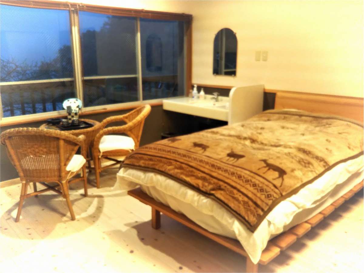 2022年本館表側4部屋をベッド付に改装しました。十津川木材とベッドは十津川家具を使用しています。