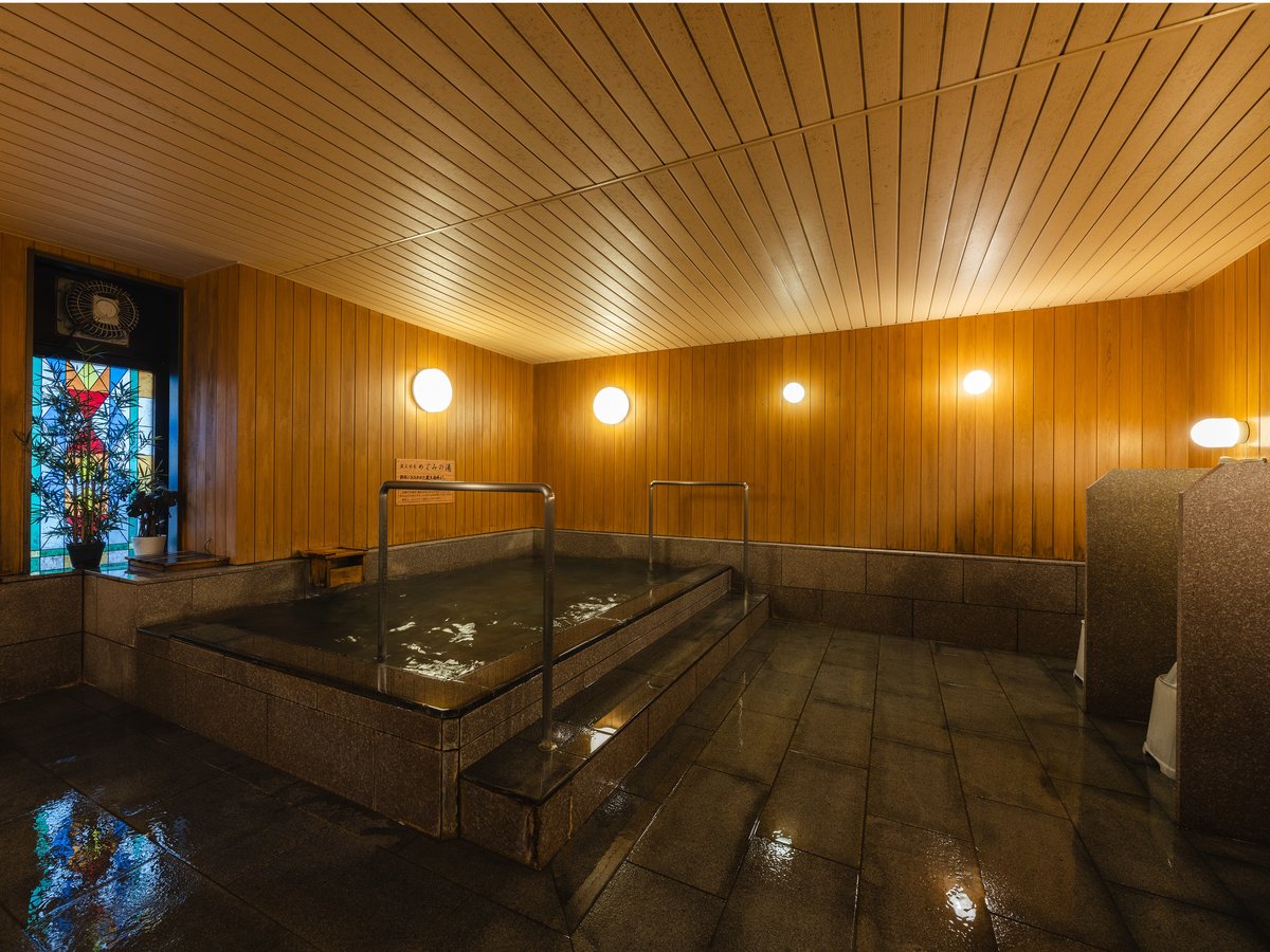 蔵王の地下水を使用した館内浴場【めぐみの湯】静かな時間をお過ごしください。【男性用】