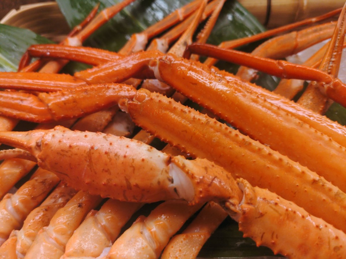 夕食バイキングにカニが登場♪