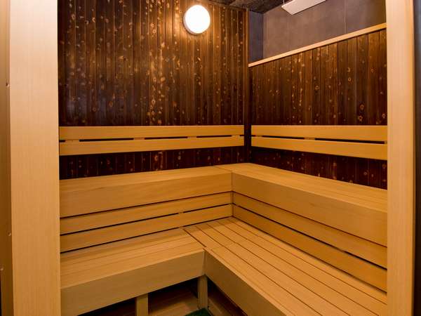 ■男性大浴場サウナ※深夜1:00～5:00までは休止(温度96℃/定員人数3名)
