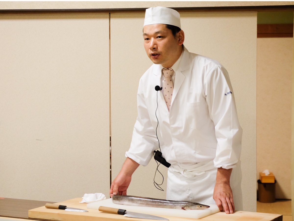 夕食のお料理を担当します九代目和助です。日本調理技能士、日本調理師会師範、新潟県フグ処理責任者など。