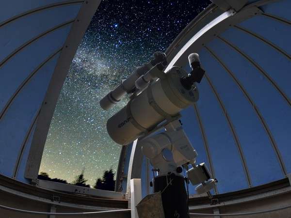 ★天体観測★自慢の専用天体望遠鏡を覗いて、肉眼では見えない細やかな星や星座をチェック♪