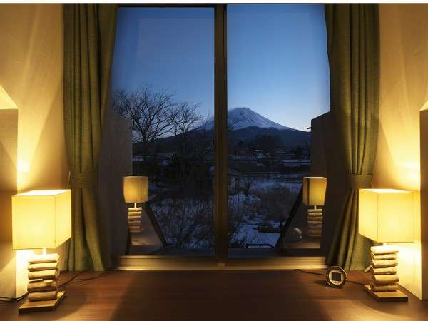 スーペリアツイン406特別室からの富士山