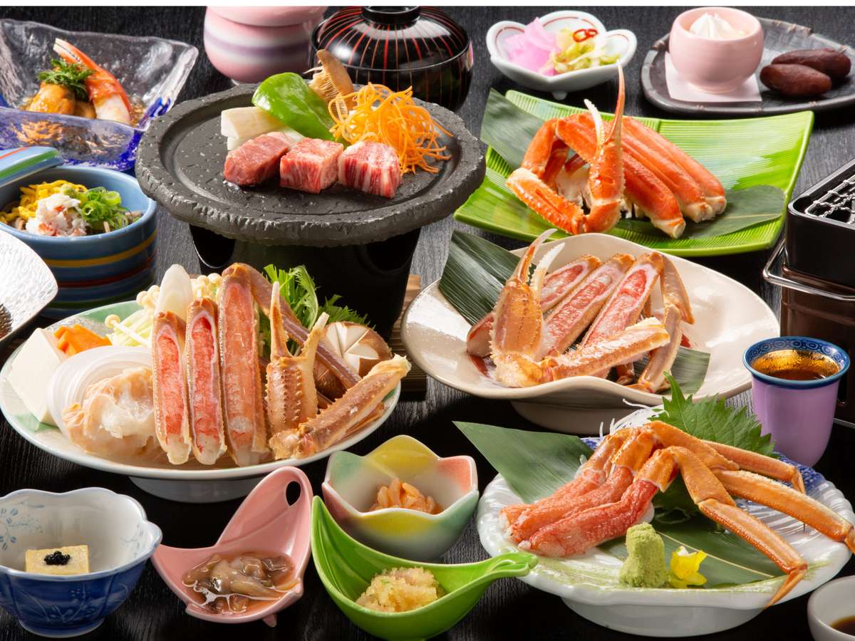 茹でかに、焼きかに、かに刺し、カニの小鍋のついたカニフルコース会席