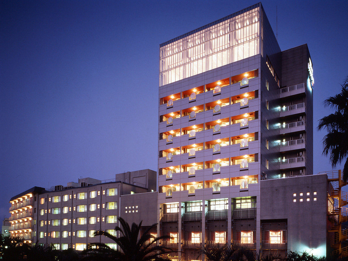 ◆高松 伸 設計によるグランシャトータワー館 モダンながら和の装いの客室