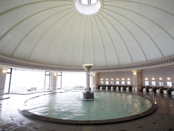 ◆本格ドーム型ローマ風大浴場／高い天井から、燦燦と降り注ぐ陽光。（一例）