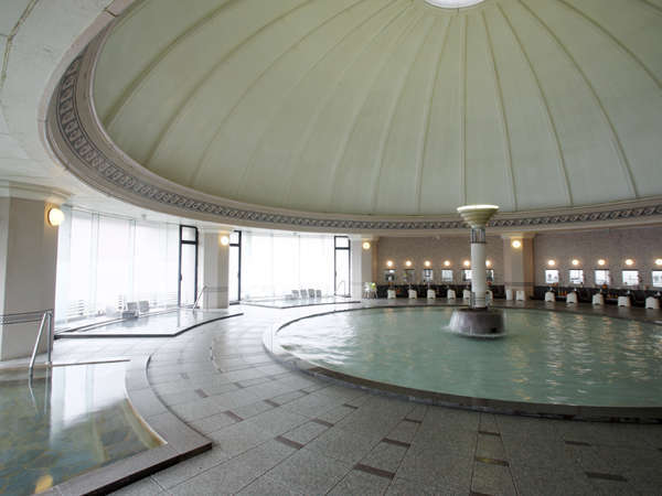 ◆本格ドーム型ローマ風大浴場／美しい弧を描く本格ドーム天井は我が国随一。（一例）