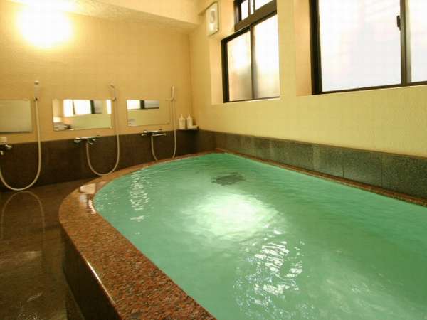 新オープンしたばかりの草津温泉100％掛け流しの女湯　健康増進と美肌効果に優れた威力。