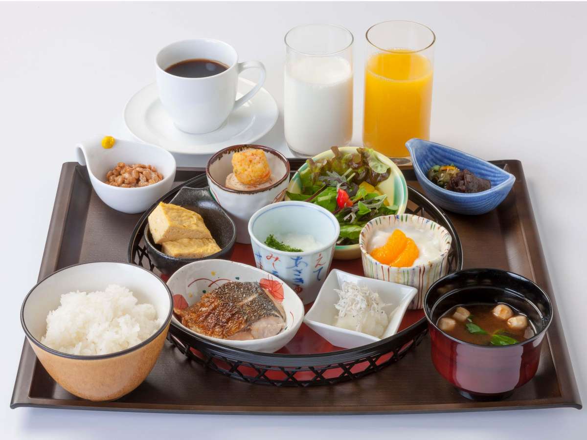 広島県産の食材にこだわった和食膳「大切な朝ごはん」（一例）